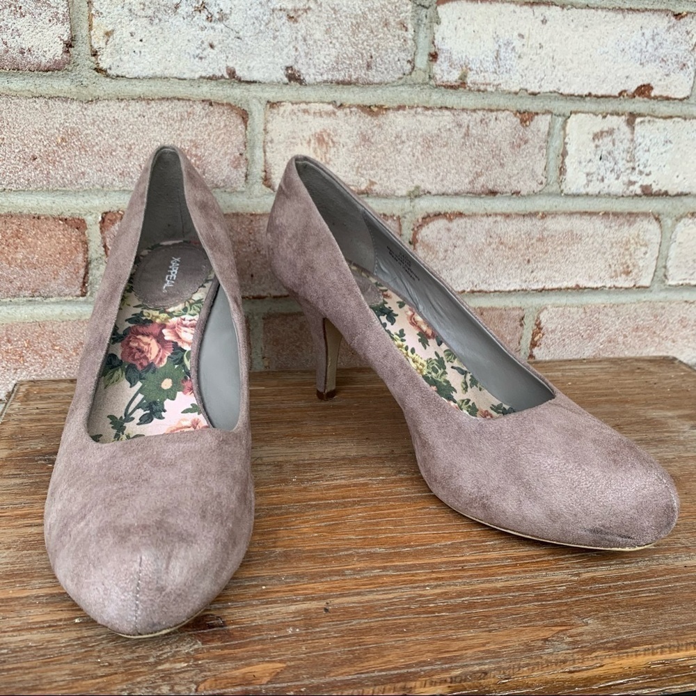 X-Appeal faux suede platform pumps size 10